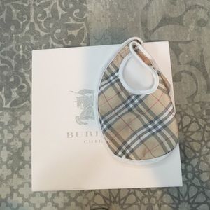 burberry bib